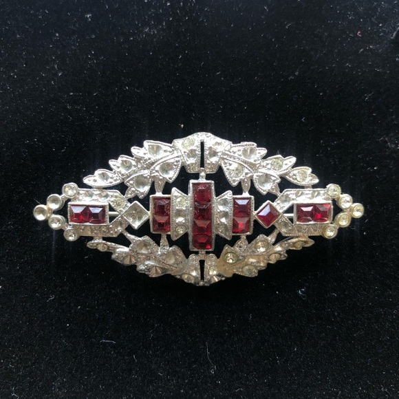 Jewelry - Beautiful vintage silver crystal and ruby art deco style brooch